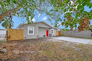 2746 Oklahoma St in West Palm Beach, FL - Building Photo