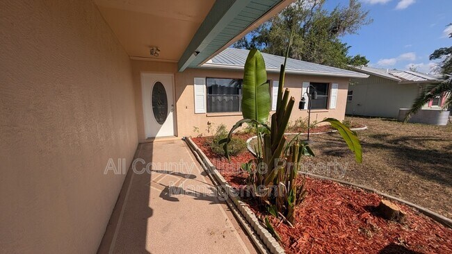 3441 Thunderbird Ave in Spring Hill, FL - Building Photo - Building Photo