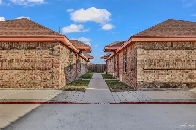 706 Thompson Rd in Mission, TX - Building Photo - Building Photo