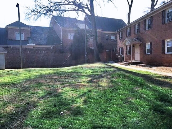 property at 2623 Vail Ave