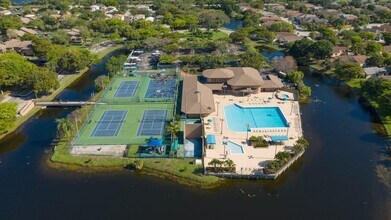 2358 NW 37th Ave in Coconut Creek, FL - Building Photo - Building Photo