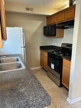 1433 Bear Flag Dr in Hanover Park, IL - Building Photo - Building Photo