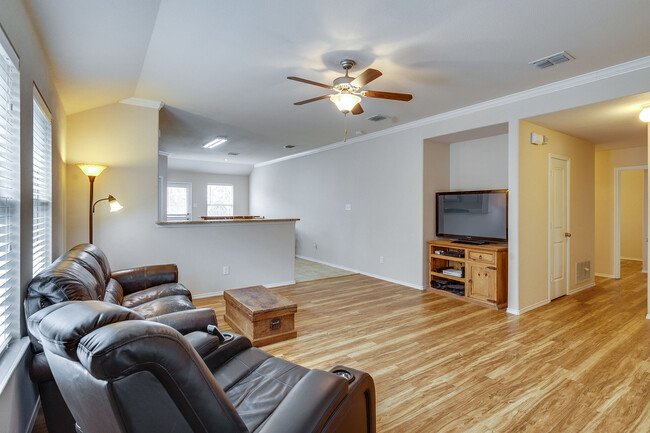 108 Durango Dr in Cross Roads, TX - Building Photo - Building Photo