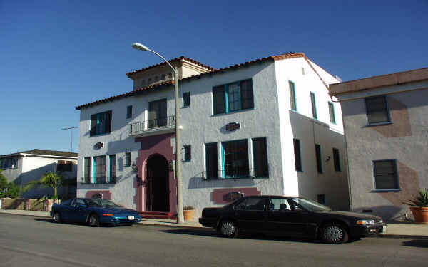 60 Argonne Ave in Long Beach, CA - Foto de edificio