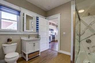 Raymond Avenue in Los Angeles, CA - Foto de edificio - Interior Photo