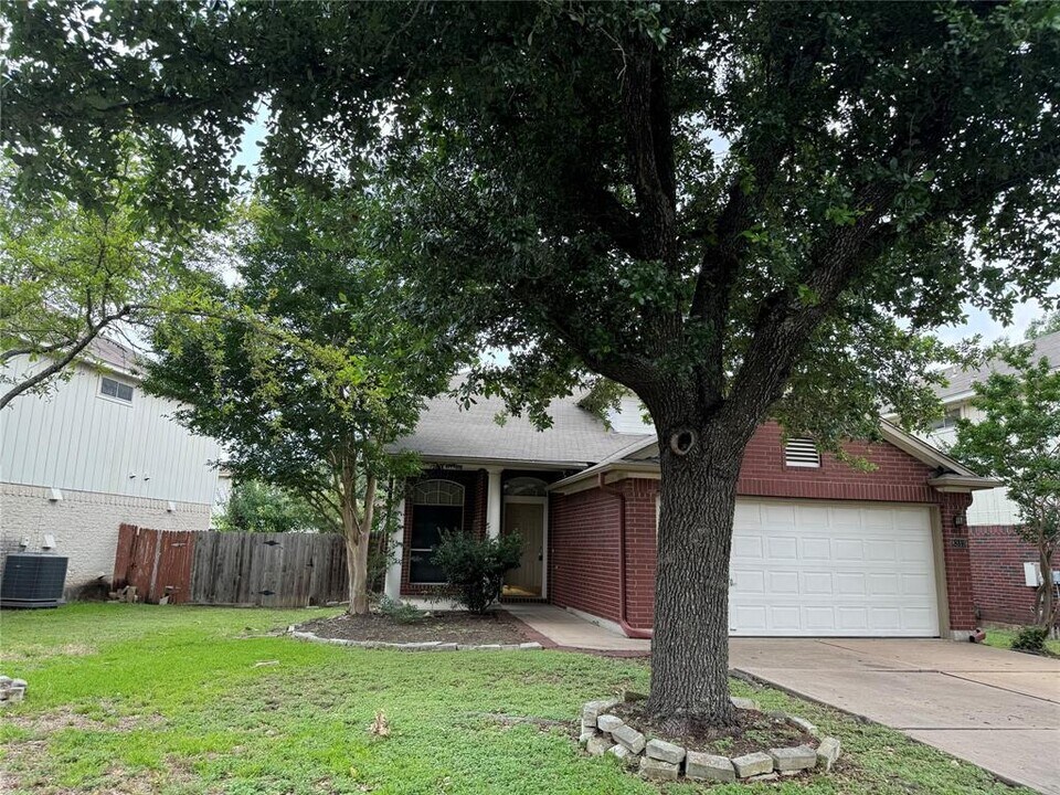 8313 Osborne Dr in Austin, TX - Building Photo