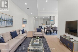 1558 Queen St E in Toronto, ON - Building Photo - Building Photo