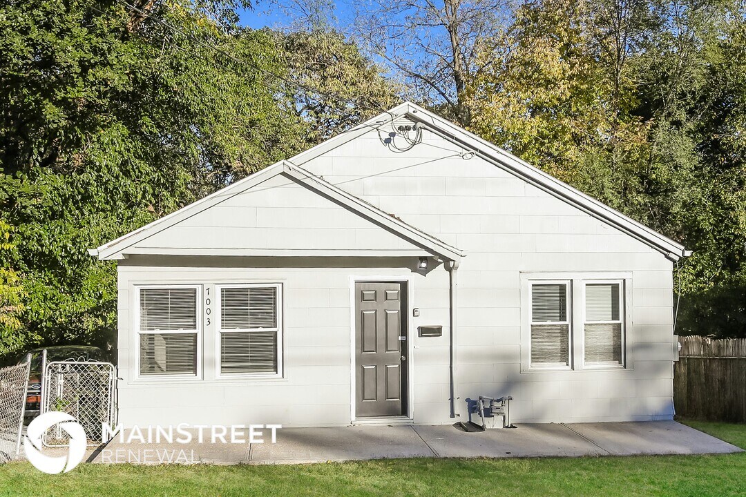 7003 Jackson Ave in Kansas City, MO - Building Photo
