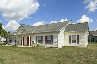 Walden Apartments in Wellington, OH - Foto de edificio - Building Photo