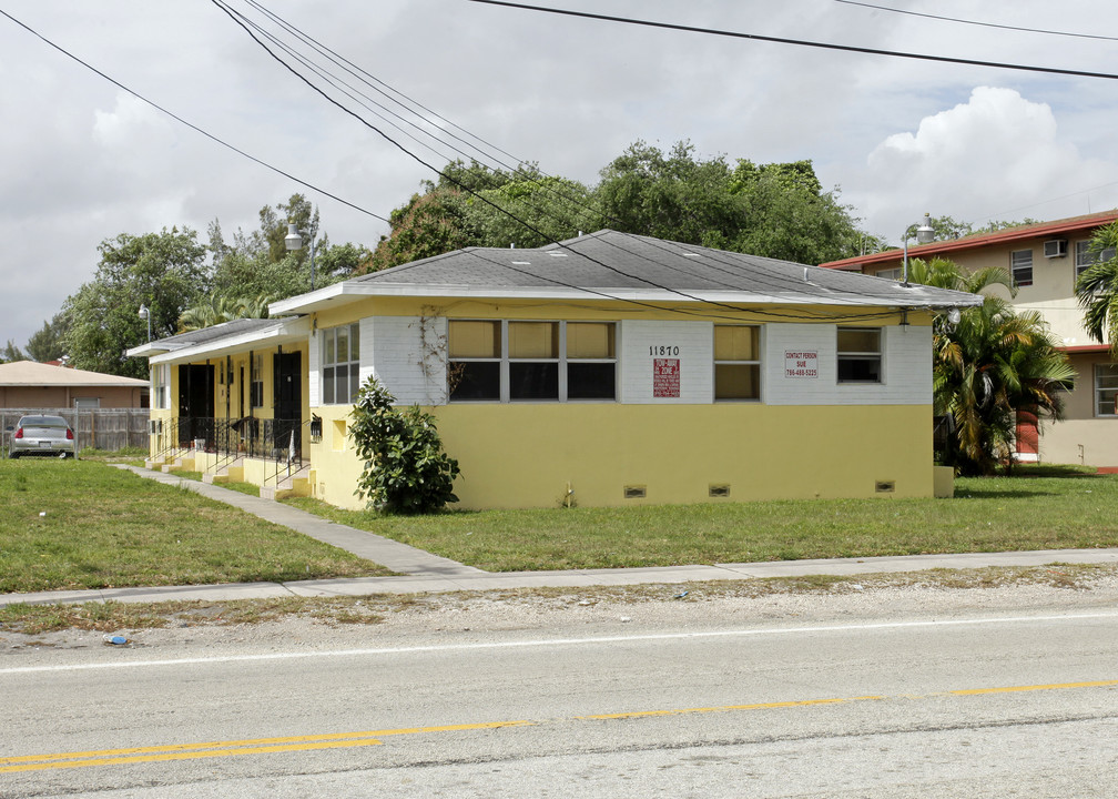 11870 NE 16th Ave in Miami, FL - Foto de edificio