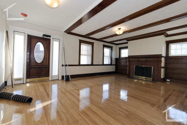 35 Henshaw St, Unit 1ZB in Boston, MA - Building Photo - Building Photo