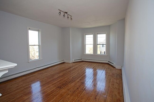 4 Munroe St, Unit 5 munroe-1