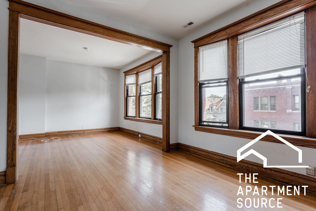 2806 N Francisco Ave in Chicago, IL - Building Photo