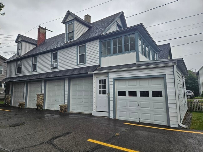 115 W 5th Ave, Unit Modern Carriage House