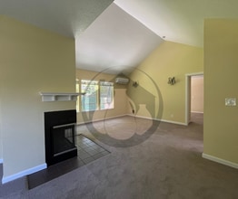 8710 SW Curry Dr in Wilsonville, OR - Building Photo - Building Photo