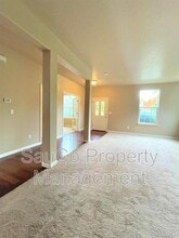 3762 SE Oakleaf St in Hillsboro, OR - Building Photo - Building Photo