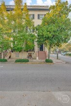 25 W Perry St in Savannah, GA - Building Photo - Building Photo