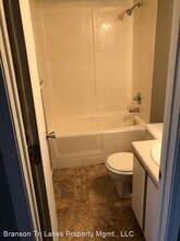 865 S Douglas Ave in Springfield, MO - Building Photo - Building Photo