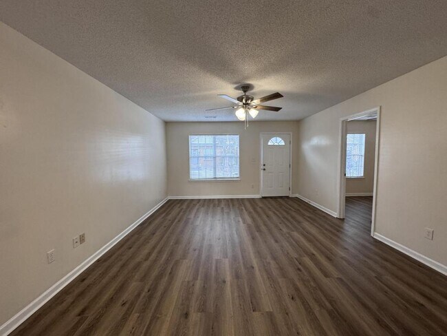 242 Katelyn Cir in Warner Robins, GA - Building Photo - Building Photo