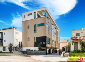 1819 1/2 Veteran Ave in Los Angeles, CA - Building Photo