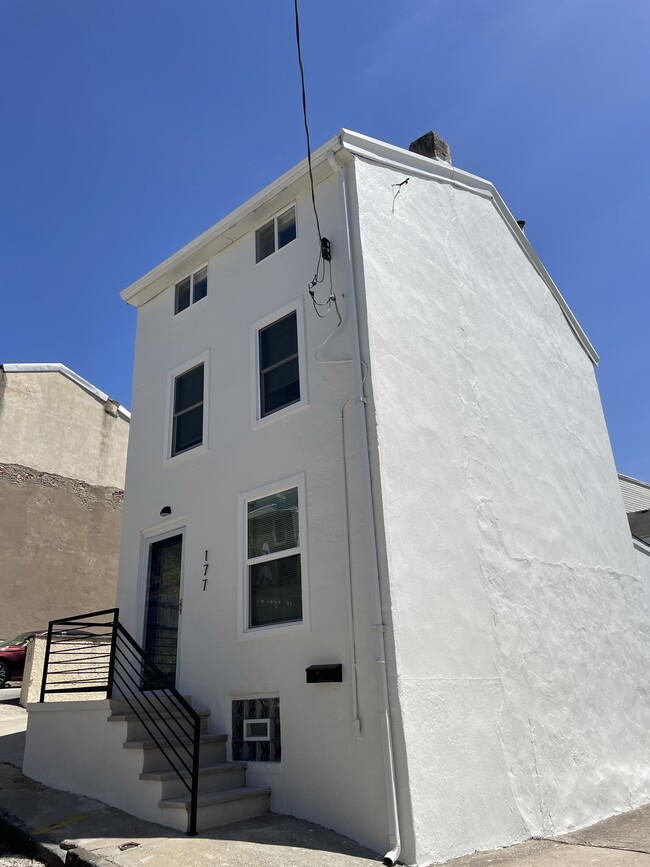 177 Maiden St in Philadelphia, PA - Foto de edificio - Building Photo