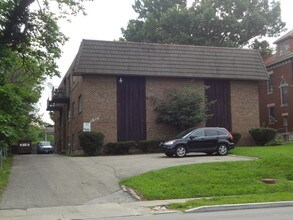 2814 Harrison Ave in Cincinnati, OH - Foto de edificio - Building Photo