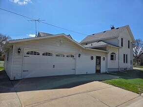 1212 1st Ave in Sterling, IL - Foto de edificio - Building Photo
