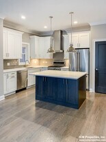 866 W Lill Ave, Unit 878-1 in Chicago, IL - Building Photo