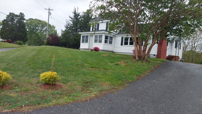 property at 4855 Sandy Point Rd