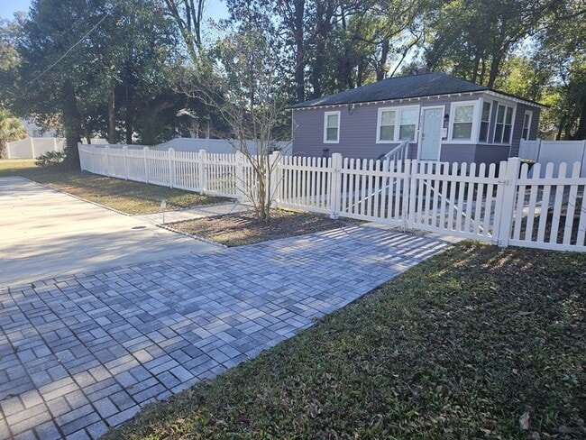 property at 4364 Bethwood Cir