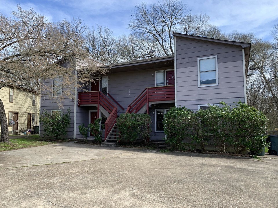 2003 Monito Way-Unit -A in Bryan, TX - Foto de edificio
