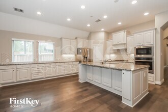 8100 Tyrell Hgts Rd in Magnolia, TX - Foto de edificio - Building Photo