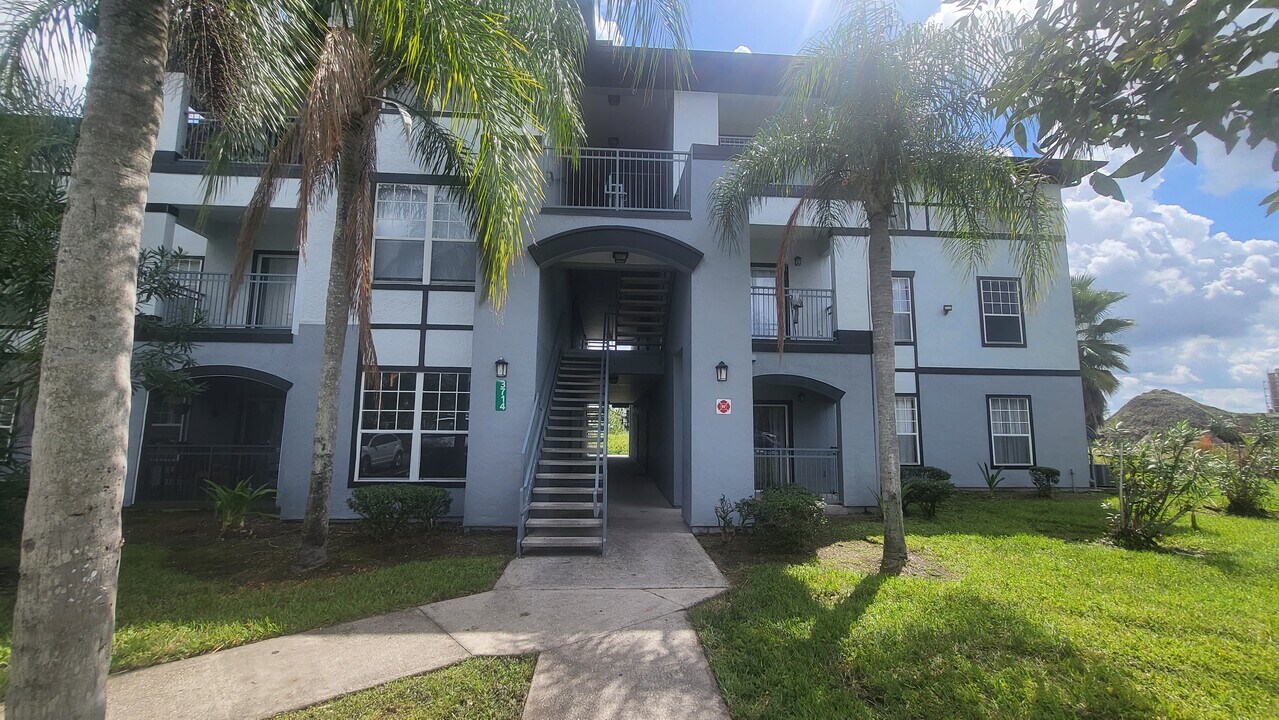 3714 Palm Desert Ln, Unit Greens 5318 in Orlando, FL - Building Photo