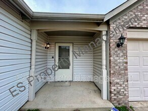 11616 Rothe Way in Indianapolis, IN - Foto de edificio - Building Photo