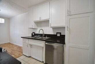 10745 Hortense St in Los Angeles, CA - Building Photo - Building Photo