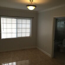 1135 92nd St-Unit -104 in Bay Harbor Islands, FL - Building Photo - Building Photo