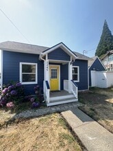 1245 5th St in Bremerton, WA - Building Photo - Building Photo