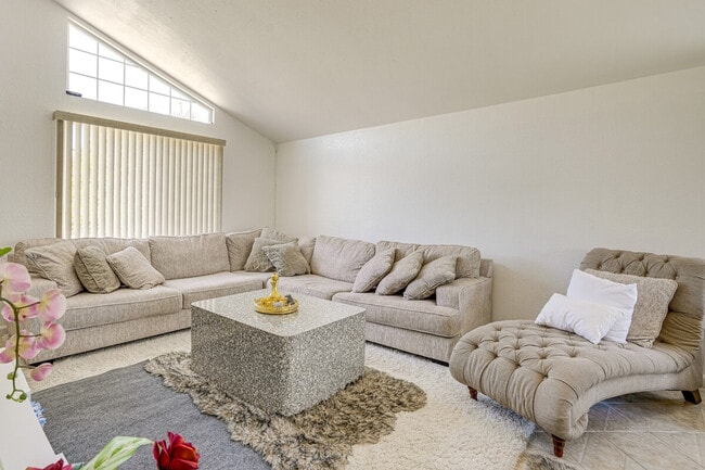 172 Goldenrod Dr in Hercules, CA - Building Photo - Building Photo