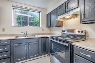 Daytona Village Apartments in Dayton, OH - Building Photo