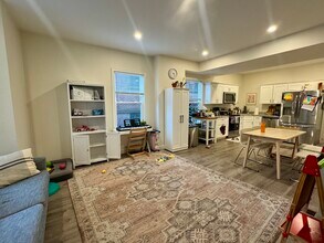 118 Pitman St, Unit 1 in Providence, RI - Foto de edificio - Building Photo