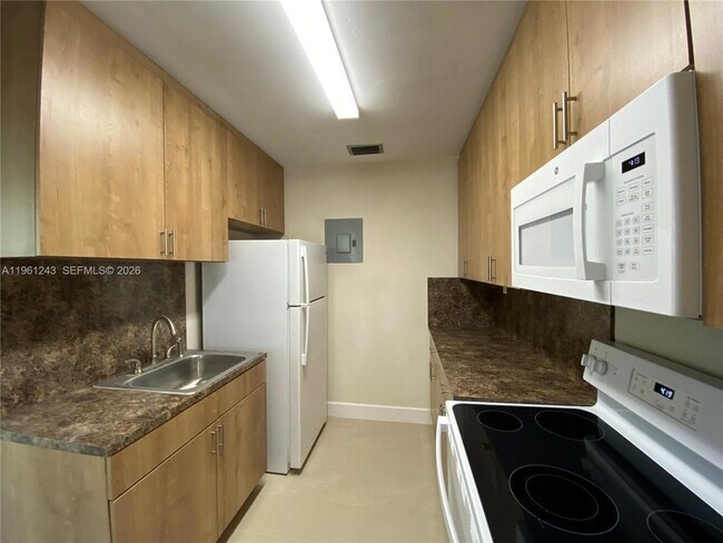 1158 SW 11th Ave, Unit 1160 in Miami, FL - Foto de edificio - Building Photo