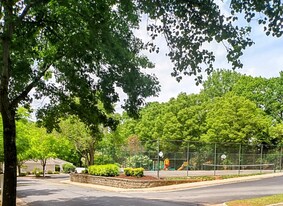 600 Reusens Rd in Lynchburg, VA - Building Photo