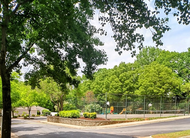 600 Reusens Rd