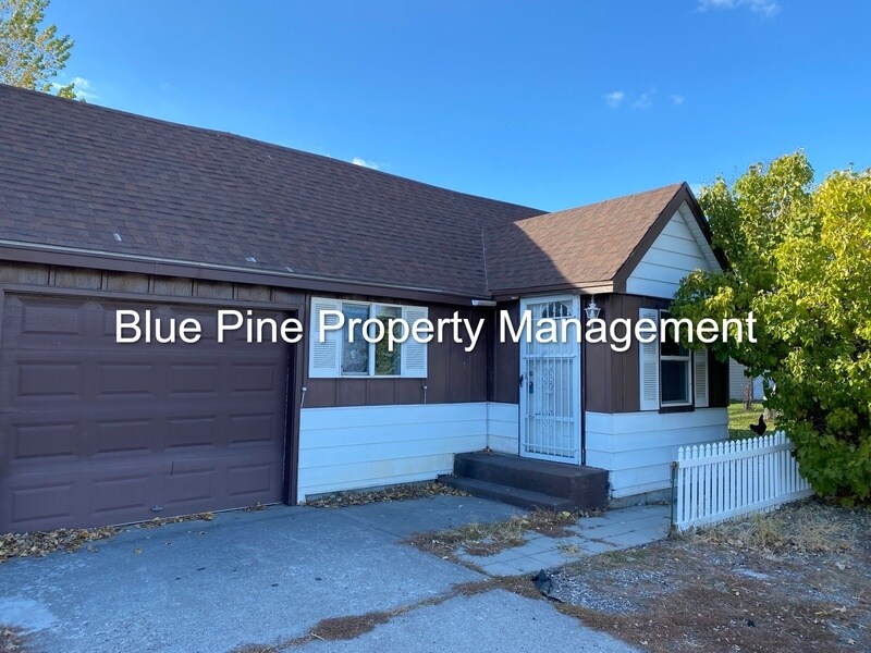 8478 S 1st E in Idaho Falls, ID - Building Photo