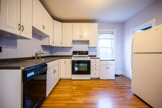 18 Donnybrook Rd, Unit 4 in Boston, MA - Building Photo - Building Photo