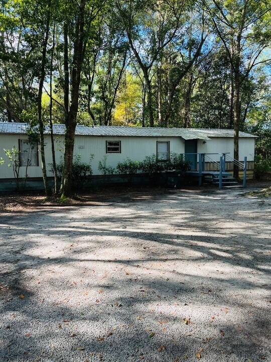 103 Thompson Rd in Allenhurst, GA - Building Photo