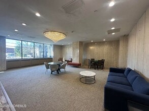 28 Riverside Ave in Red Bank, NJ - Building Photo - Building Photo