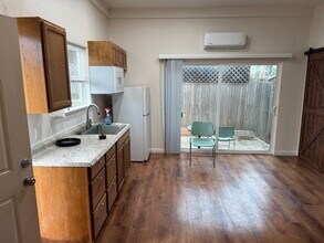 744 Hermosa Vista Way, Unit C in Arroyo Grande, CA - Building Photo - Building Photo