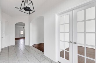 319 American Black Bear in Crosby, TX - Building Photo - Building Photo