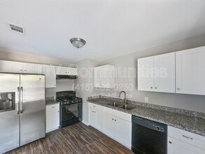 6838 Crestridge St in Houston, TX - Building Photo - Building Photo